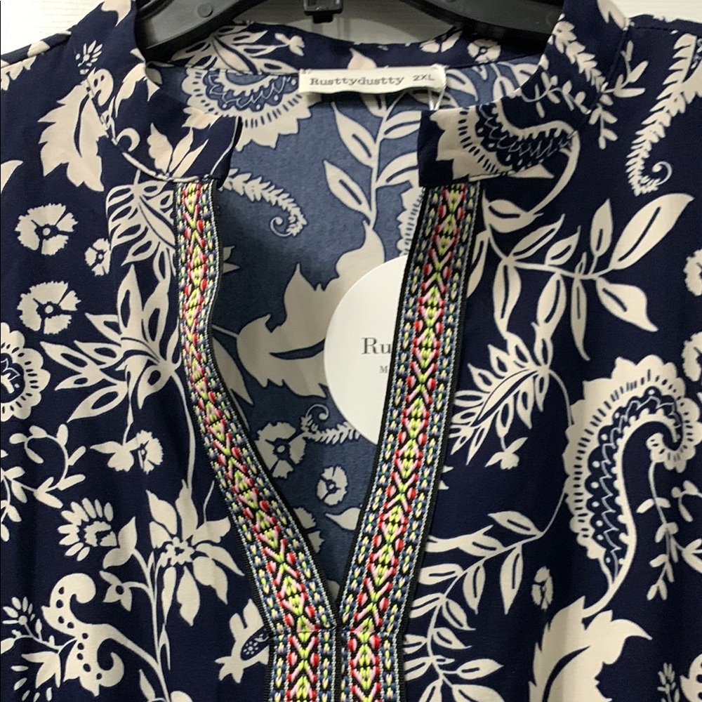 Rusttydustty Elegant Navy and Cream Floral Dress - Picture 3 of 8